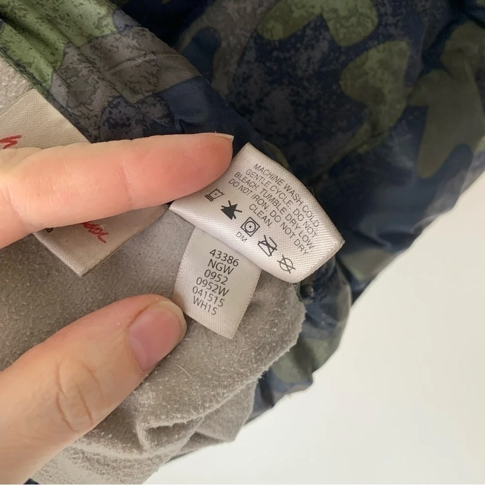 Hanna Anderson Little Boys Reversible Down puffer jacket 120 Camo/Navy